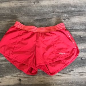 NWOT saucony running shorts